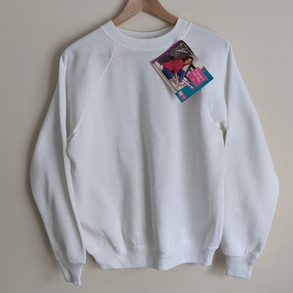 Hanes Tops - 90s Vintage Crewneck Raglan Sweatshirt